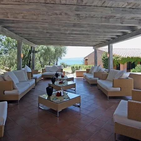 Apartmanhotel Baia Salinedda 3*