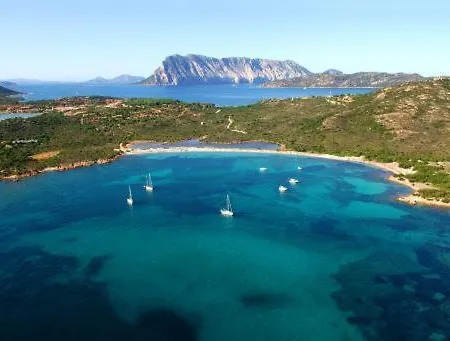 Baia Salinedda 3* カーポ・コーダ・カヴァッロ