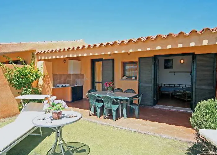 Aparthotel Baia Salinedda 3*