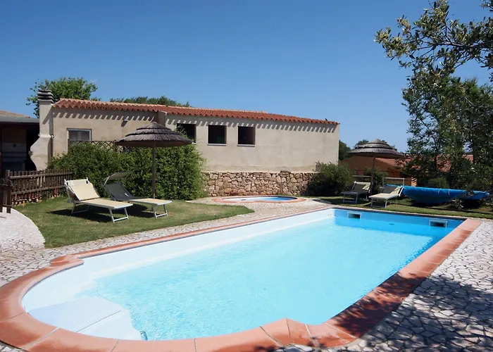 Aparthotel Baia Salinedda 3*