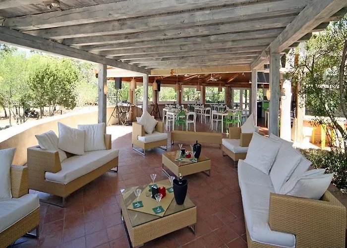 Aparthotel Baia Salinedda 3*